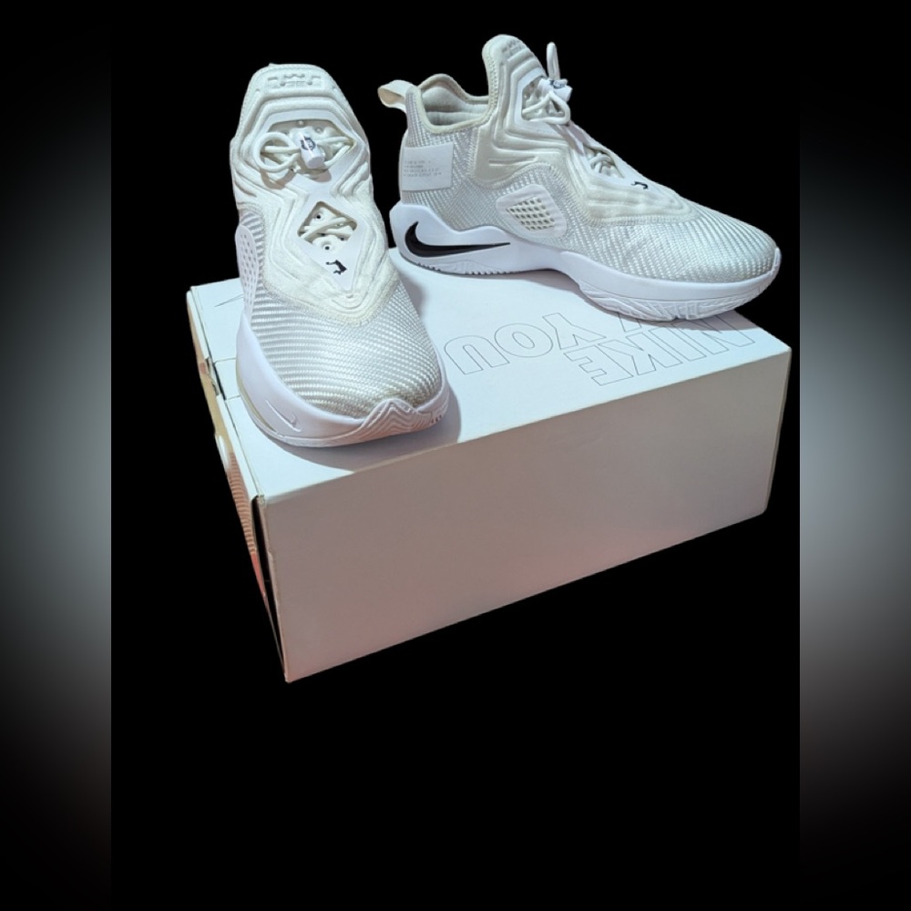 Nike by LeBron James Soldier XIV White with Black Check size 12